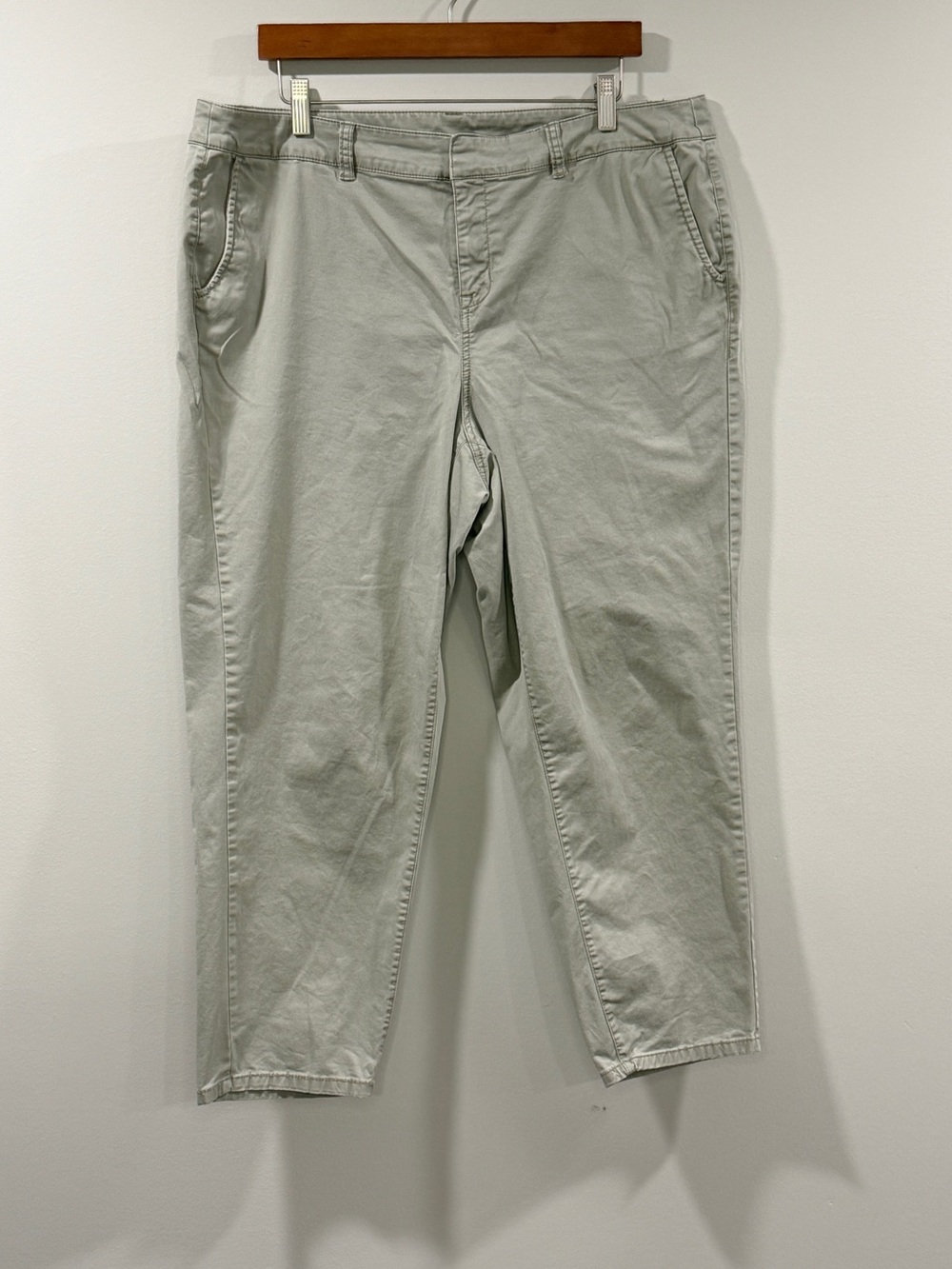 Lane Bryant Women’s Light Kahki Cropped Straight-Leg Pants Size 16